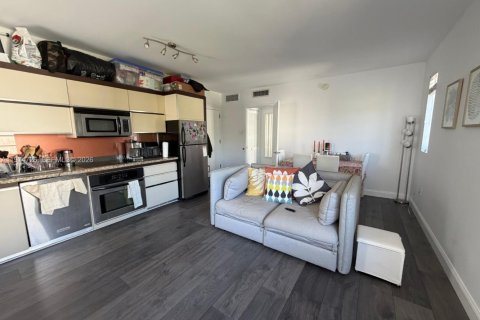 Condo in Miami Beach, Florida, 1 bedroom  № 2040432