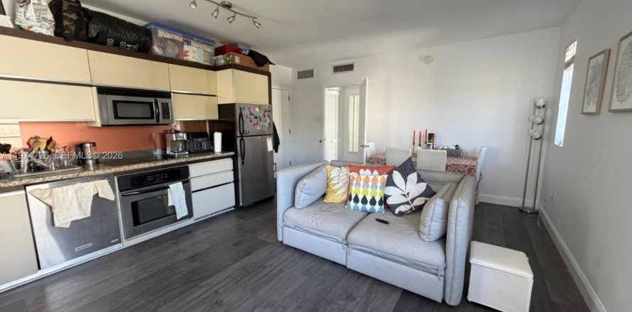 Condo in Miami Beach, Florida, 1 bedroom  № 2040432