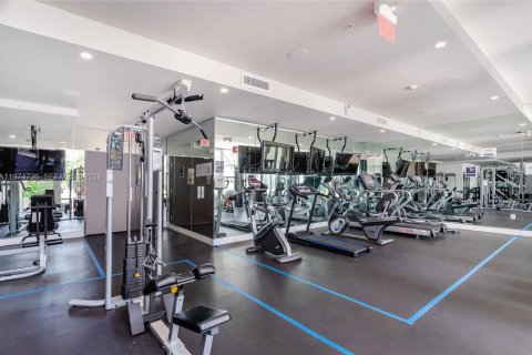 Condo in Miami Beach, Florida, 1 bedroom  № 2040432 - photo 14