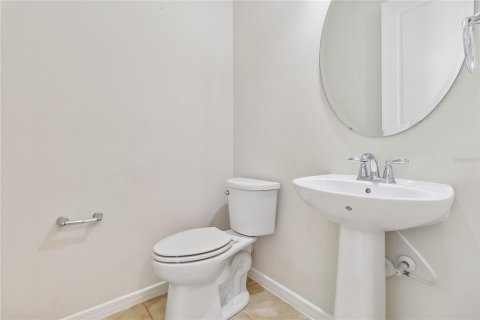 House in ISLES OF LAKE NONA in Orlando, Florida 4 bedrooms, 193.98 sq.m. № 2219925 - photo 21