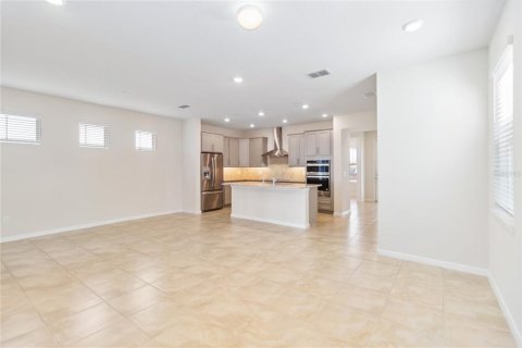 House in ISLES OF LAKE NONA in Orlando, Florida 4 bedrooms, 193.98 sq.m. № 2219925 - photo 13