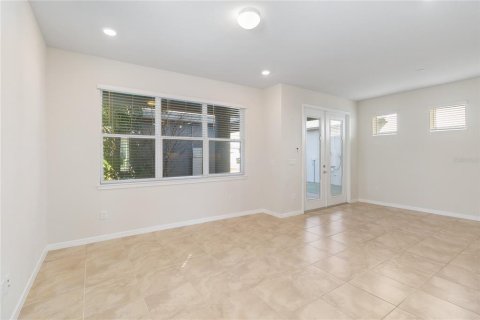 House in ISLES OF LAKE NONA in Orlando, Florida 4 bedrooms, 193.98 sq.m. № 2219925 - photo 12