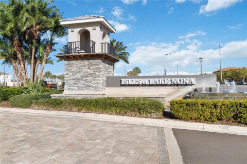 House in ISLES OF LAKE NONA in Orlando, Florida 4 bedrooms, 193.98 sq.m. № 2219925 - photo 2