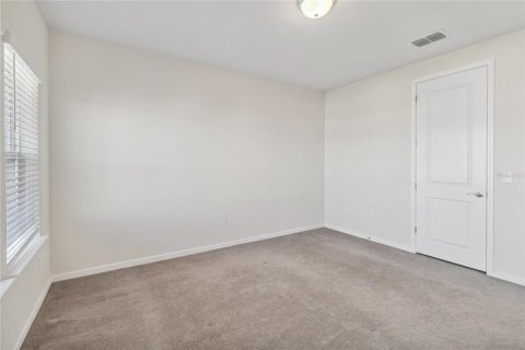House in ISLES OF LAKE NONA in Orlando, Florida 4 bedrooms, 193.98 sq.m. № 2219925 - photo 24