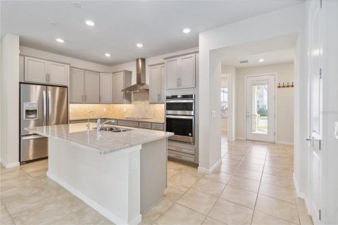 House in ISLES OF LAKE NONA in Orlando, Florida 4 bedrooms, 193.98 sq.m. № 2219925 - photo 15