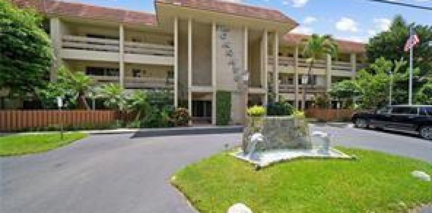 Apartment in Fort Lauderdale, Florida 1 bedroom, 83.61 sq.m. № 2146268