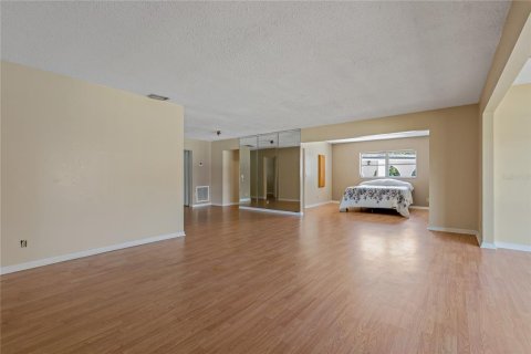 Condominio en venta en Winter Haven, Florida, 2 dormitorios, 146.69 m2 № 1732608 - foto 8