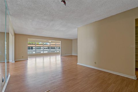 Condominio en venta en Winter Haven, Florida, 2 dormitorios, 146.69 m2 № 1732608 - foto 11