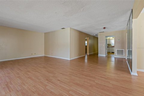 Condominio en venta en Winter Haven, Florida, 2 dormitorios, 146.69 m2 № 1732608 - foto 9