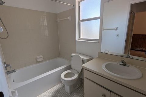 House in Safety Harbor, Florida 2 bedrooms, 94.11 sq.m. № 2380729 - photo 13
