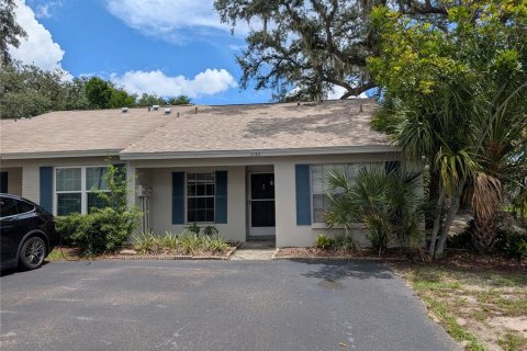 House in Safety Harbor, Florida 2 bedrooms, 94.11 sq.m. № 2380729