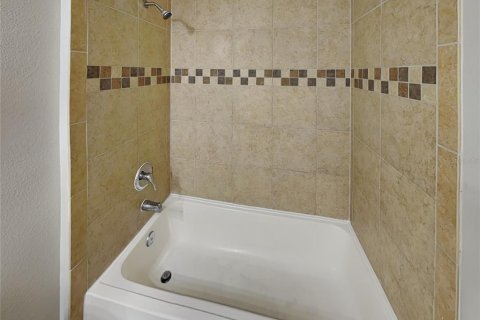 Villa ou maison à louer à DeLand, Floride: 4 chambres, 182.27 m2 № 2095866 - photo 13