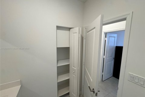 Immobilier commercial à louer à Homestead, Floride: 224.64 m2 № 1967019 - photo 5