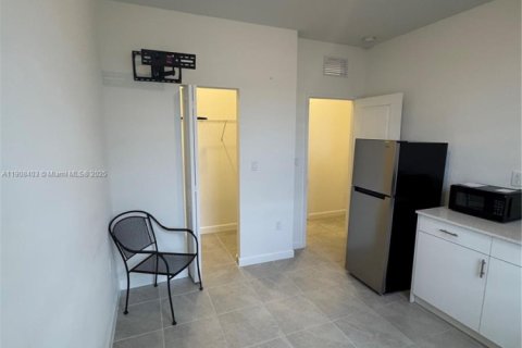 Immobilier commercial à louer à Homestead, Floride: 224.64 m2 № 1967019 - photo 13