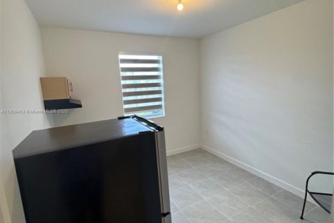 Immobilier commercial à louer à Homestead, Floride: 224.64 m2 № 1967019 - photo 10