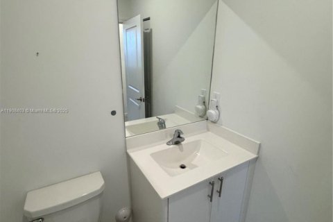 Immobilier commercial à louer à Homestead, Floride: 224.64 m2 № 1967019 - photo 8