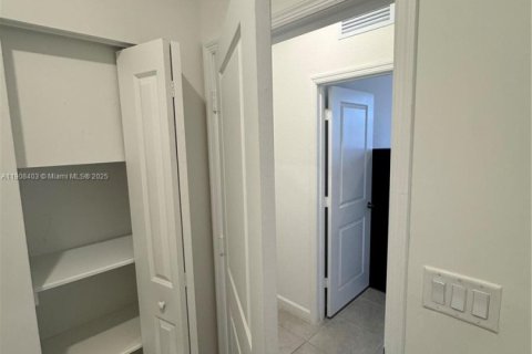 Immobilier commercial à louer à Homestead, Floride: 224.64 m2 № 1967019 - photo 6