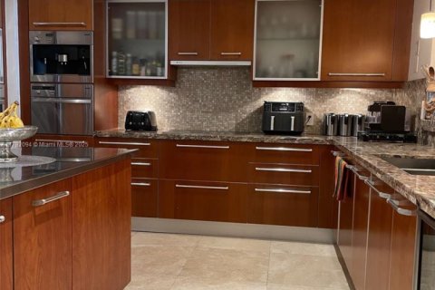 Condo in Miami, Florida, 3 bedrooms  № 1700643 - photo 19