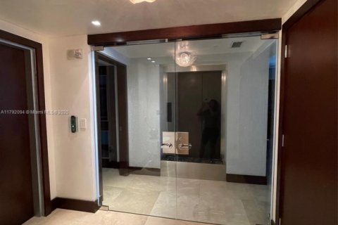 Condo in Miami, Florida, 3 bedrooms  № 1700643 - photo 27