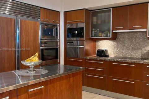 Condo in Miami, Florida, 3 bedrooms  № 1700643 - photo 16