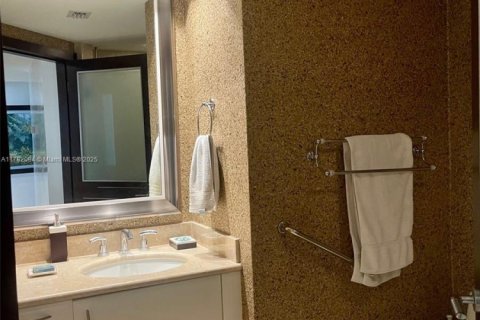 Condo in Miami, Florida, 3 bedrooms  № 1700643 - photo 30