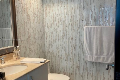 Condo in Miami, Florida, 3 bedrooms  № 1700643 - photo 29
