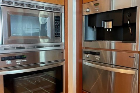 Condo in Miami, Florida, 3 bedrooms  № 1700643 - photo 15