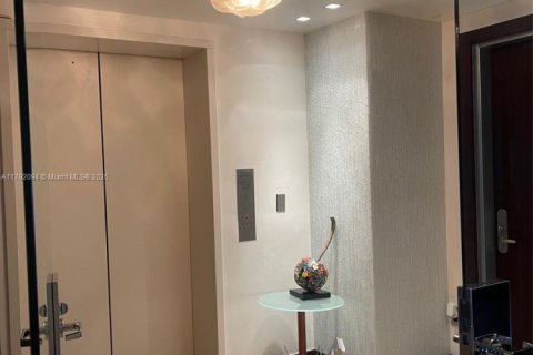 Condo in Miami, Florida, 3 bedrooms  № 1700643 - photo 28