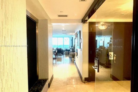 Condo in Miami, Florida, 3 bedrooms  № 1700643 - photo 25