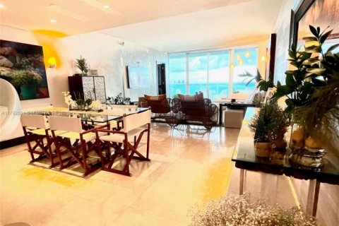 Condo in Miami, Florida, 3 bedrooms  № 1700643 - photo 26