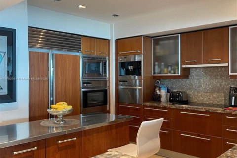 Condo in Miami, Florida, 3 bedrooms  № 1700643 - photo 13