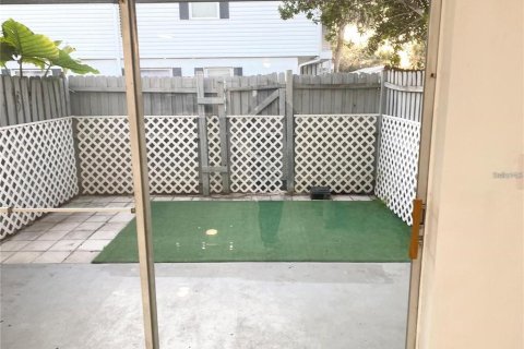 Condo in Orlando, Florida, 2 bedrooms  № 1901569 - photo 16