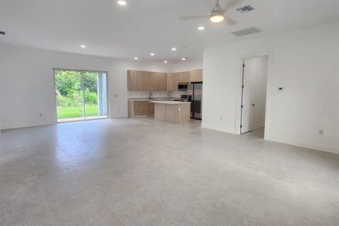 Villa ou maison à vendre à Port Charlotte, Floride: 3 chambres, 149.11 m2 № 2415368 - photo 23