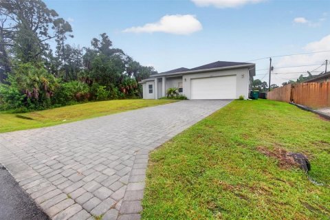 Villa ou maison à vendre à Port Charlotte, Floride: 3 chambres, 149.11 m2 № 2415368 - photo 5