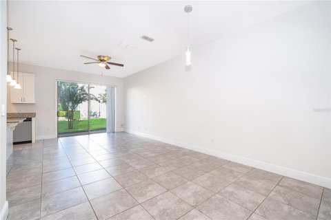 Townhouse in Orlando, Florida 3 bedrooms, 125.7 sq.m. № 2155905 - photo 17