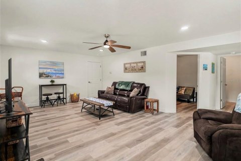 Villa ou maison à vendre à Bradenton, Floride: 4 chambres, 245.26 m2 № 2413939 - photo 15