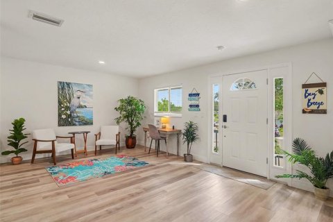 Villa ou maison à vendre à Bradenton, Floride: 4 chambres, 245.26 m2 № 2413939 - photo 4