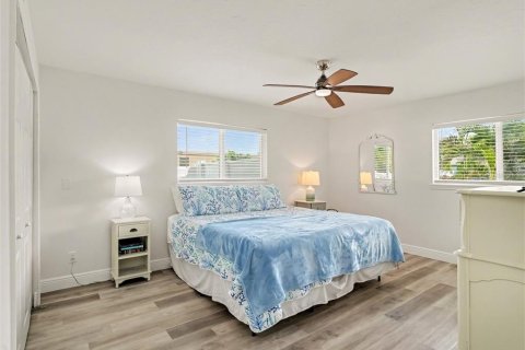 Villa ou maison à vendre à Bradenton, Floride: 4 chambres, 245.26 m2 № 2413939 - photo 18