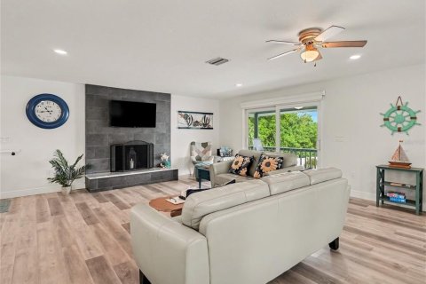 Villa ou maison à vendre à Bradenton, Floride: 4 chambres, 245.26 m2 № 2413939 - photo 5