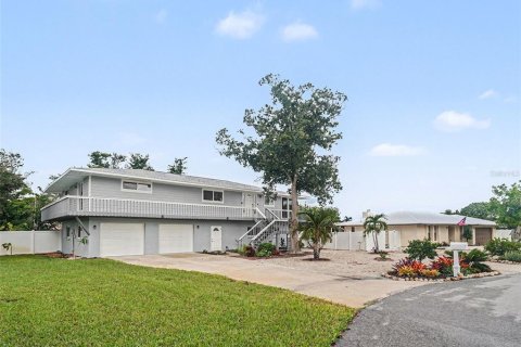 Villa ou maison à vendre à Bradenton, Floride: 4 chambres, 245.26 m2 № 2413939 - photo 3