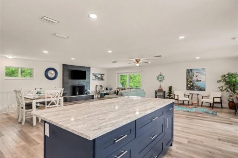 Villa ou maison à vendre à Bradenton, Floride: 4 chambres, 245.26 m2 № 2413939 - photo 9