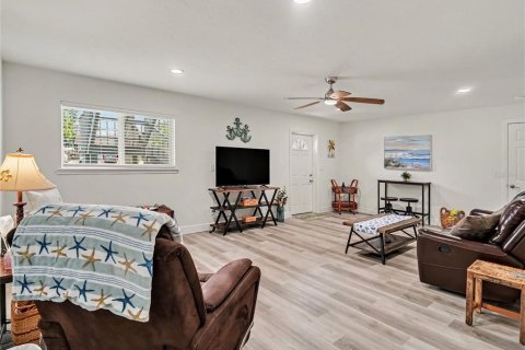 Villa ou maison à vendre à Bradenton, Floride: 4 chambres, 245.26 m2 № 2413939 - photo 16