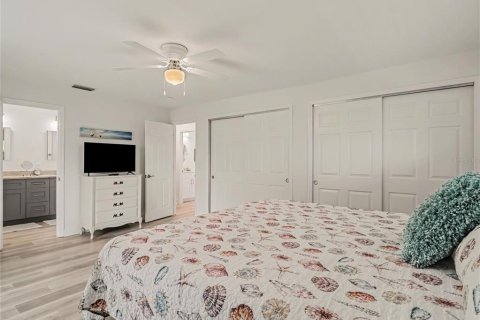 Villa ou maison à vendre à Bradenton, Floride: 4 chambres, 245.26 m2 № 2413939 - photo 11