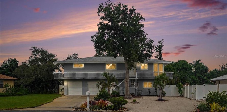 Villa ou maison à Bradenton, Floride 4 chambres, 245.26 m2 № 2413939
