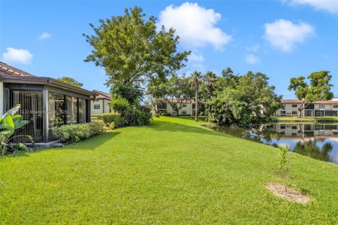 House in Boca Raton, Florida 3 bedrooms, 184.5 sq.m. № 1889333 - photo 23