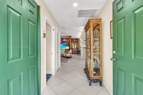 House in Boca Raton, Florida 3 bedrooms, 184.5 sq.m. № 1889333 - photo 5
