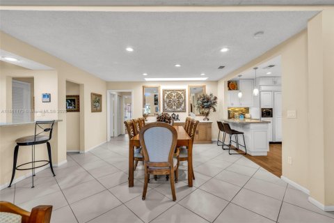 House in Boca Raton, Florida 3 bedrooms, 184.5 sq.m. № 1889333 - photo 8
