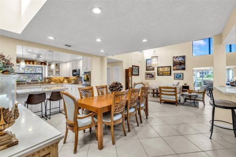 House in Boca Raton, Florida 3 bedrooms, 184.5 sq.m. № 1889333 - photo 9