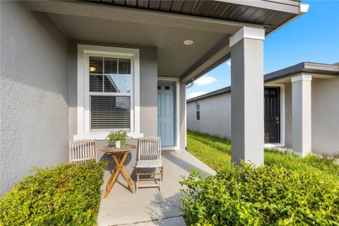 Villa ou maison à louer à Zephyrhills, Floride: 4 chambres, 156.26 m2 № 2273220 - photo 8