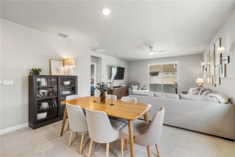 Villa ou maison à louer à Zephyrhills, Floride: 4 chambres, 156.26 m2 № 2273220 - photo 24